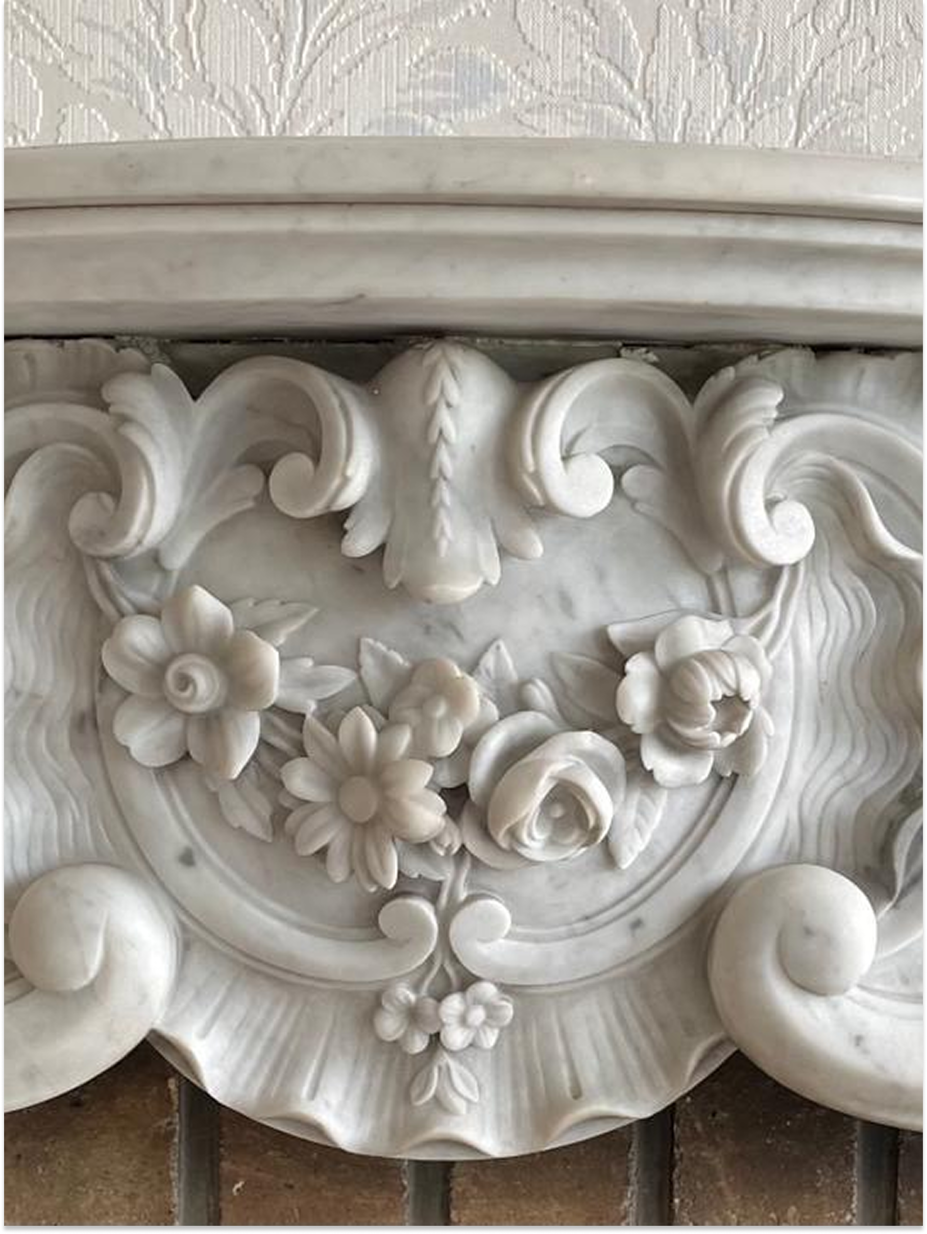Style Louis XV Impressive 19th-Century Fireplace