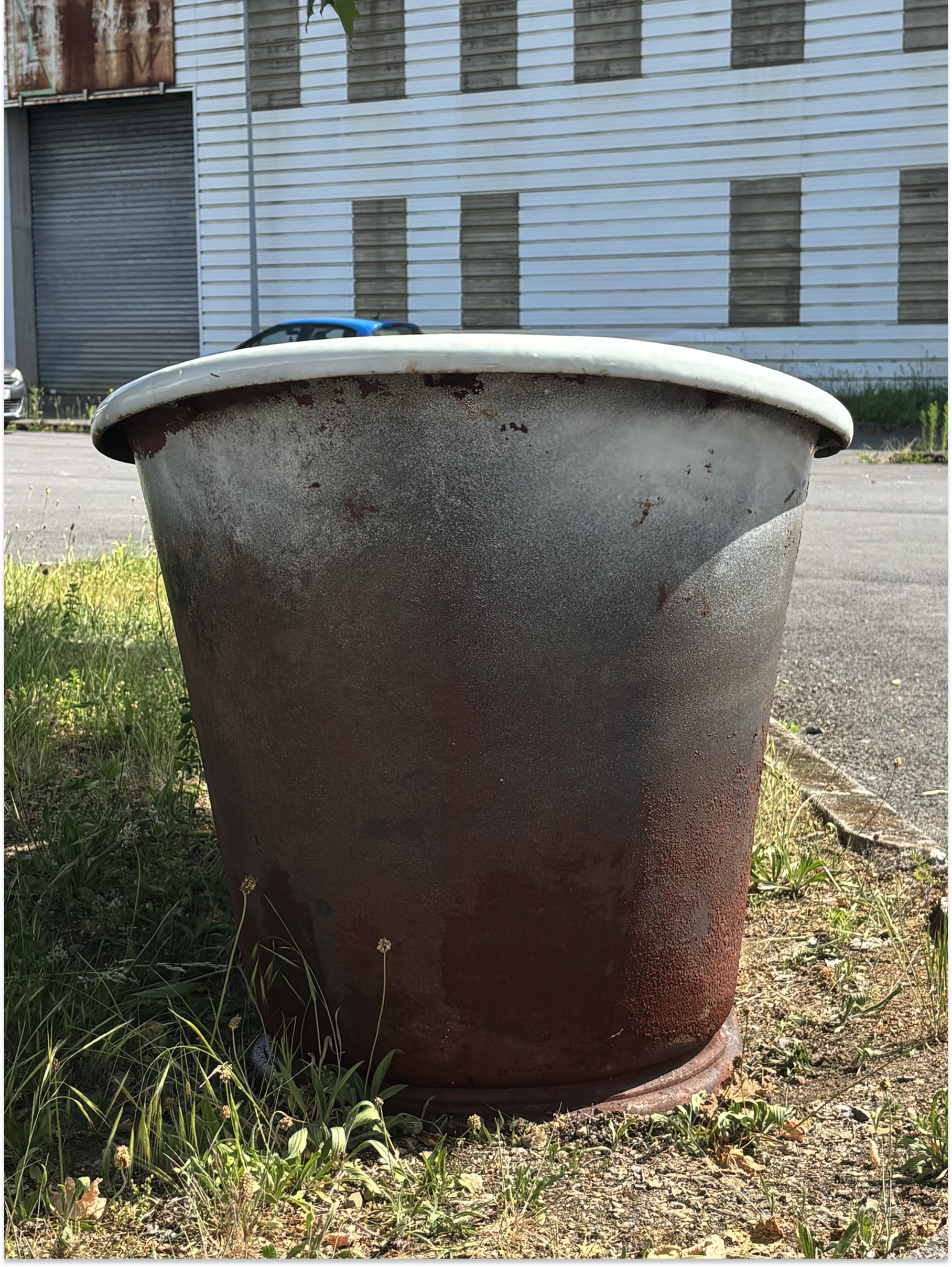 Late 19th Century French Cast Iron Bathtub