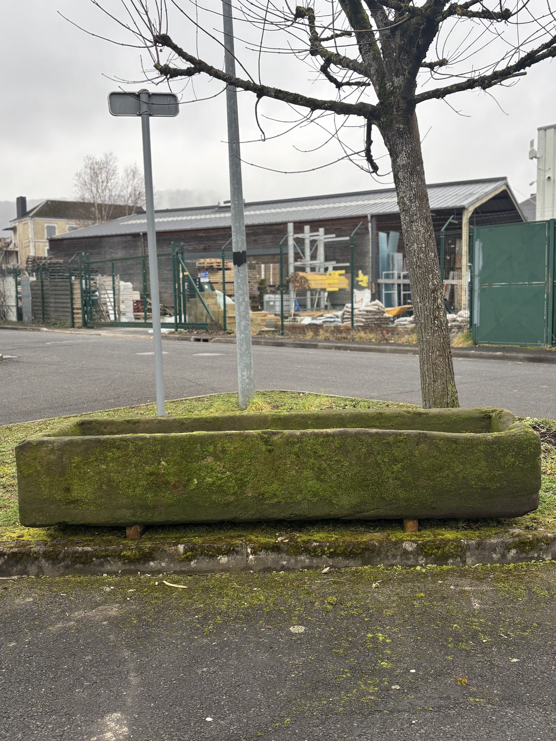 Antique natural stone planter | Authentic and prestigious decorative garden feature