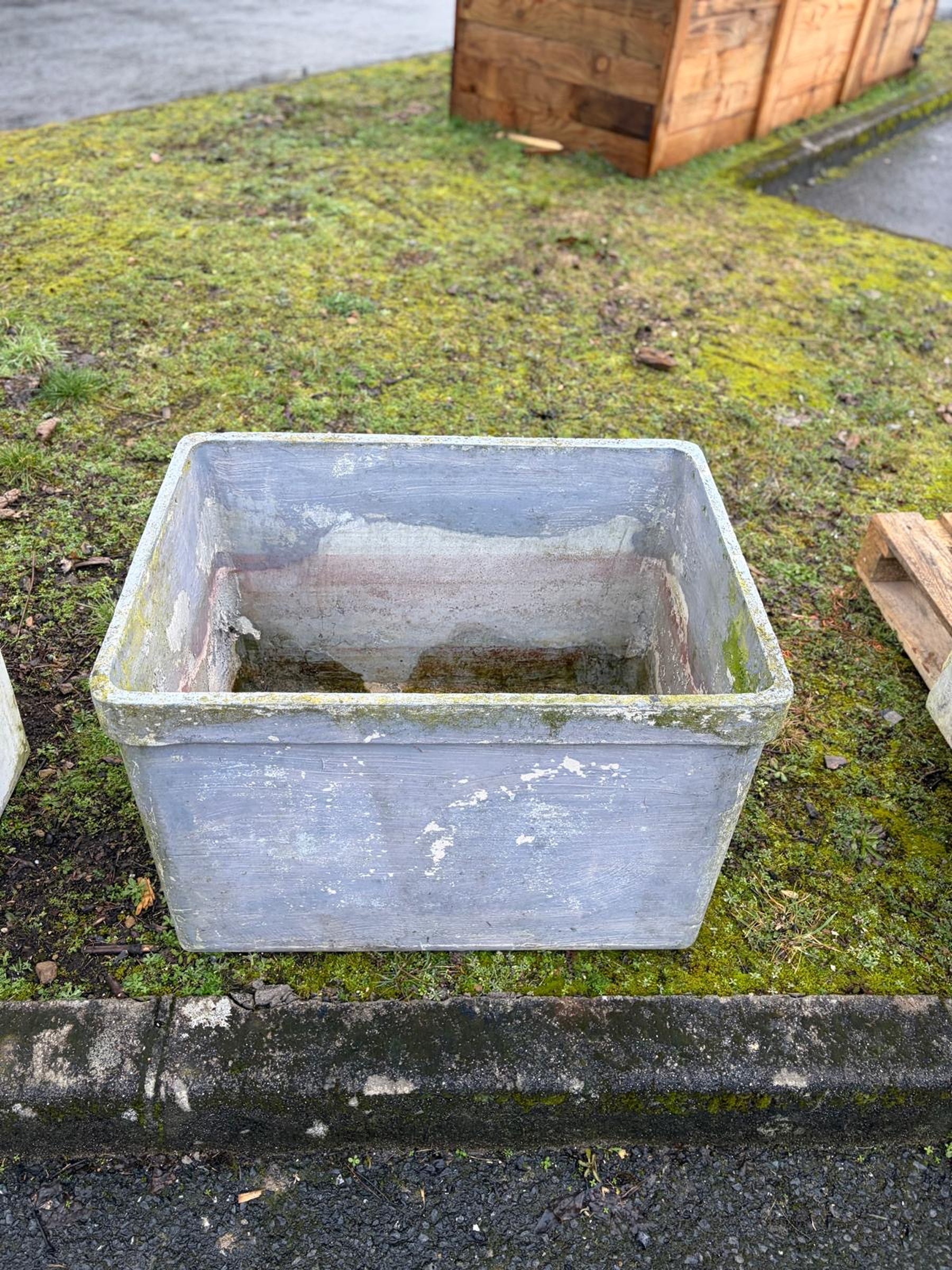 Willy Guhl Planter I Sculptural Mid-Century Design for Garden & Terrace